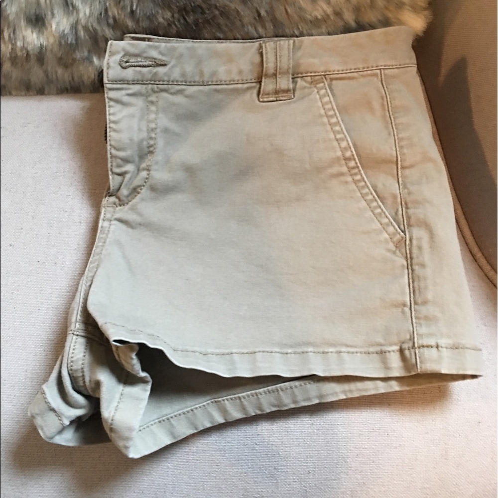 Shorts - Picture 3 of 4